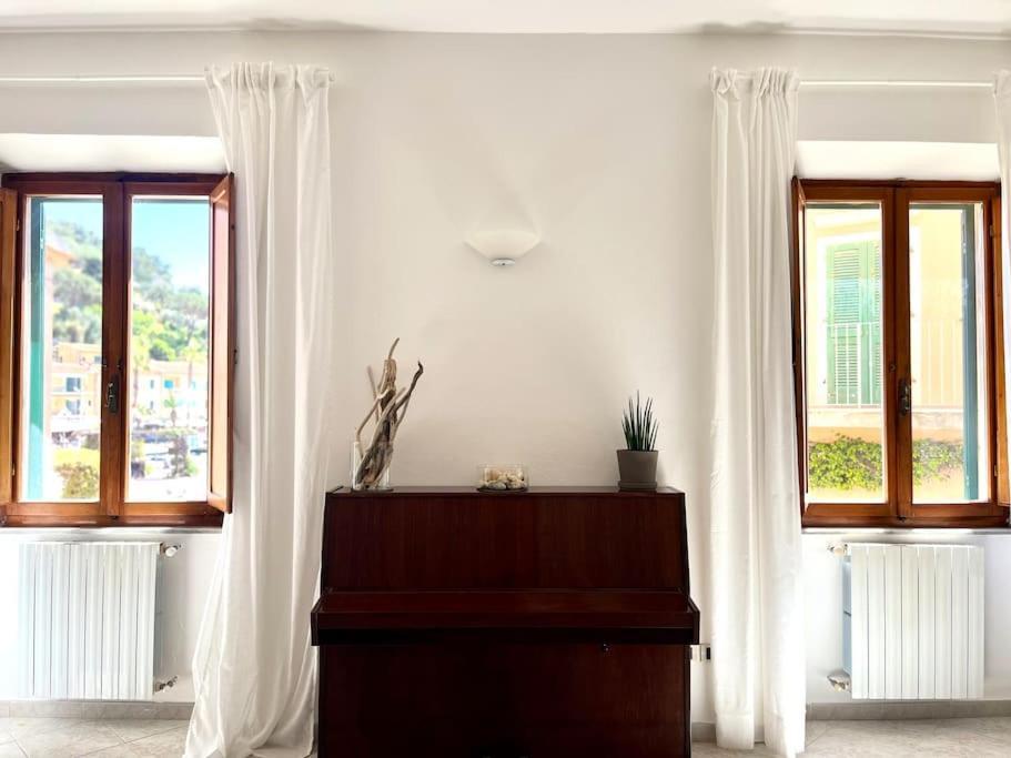 A Casa Di Nonna Anna Apartment Porto Azzurro Exterior photo