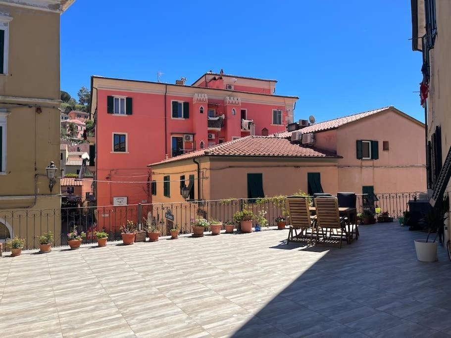 A Casa Di Nonna Anna Apartment Porto Azzurro Exterior photo